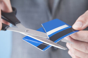 5 Dangerous Credit Card Red Flags to Avoid
